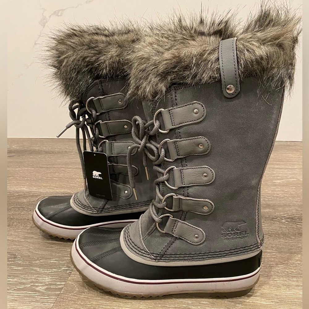 New with tags SOREL Joan of arctic waterproof boots